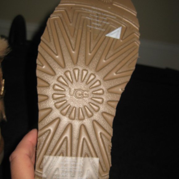 UGG Bailey Bow Glitz Boots Brown w/Metallic Bow Women Euro 36 or US 5.5 -6 NEW - Picture 8 of 9